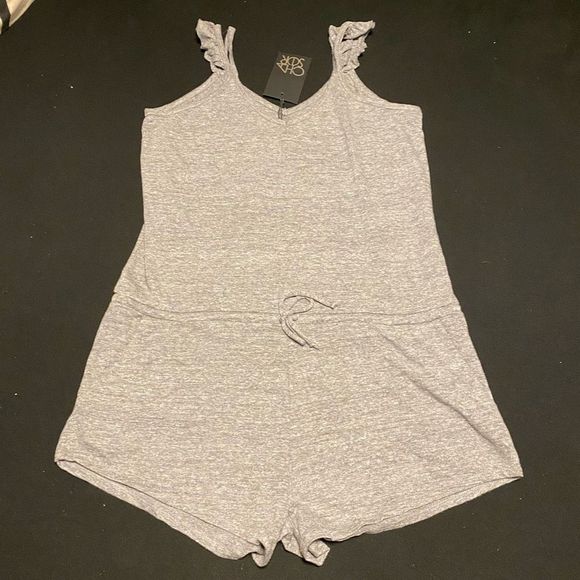 Chaser NWT Fluttery Strap Romper in Streaky Grey Size Medium, MSRP $98 - Picture 3 of 14